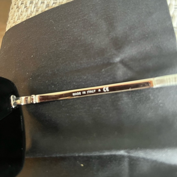 Chanel shield quilted glasses - Picture 5 of 9